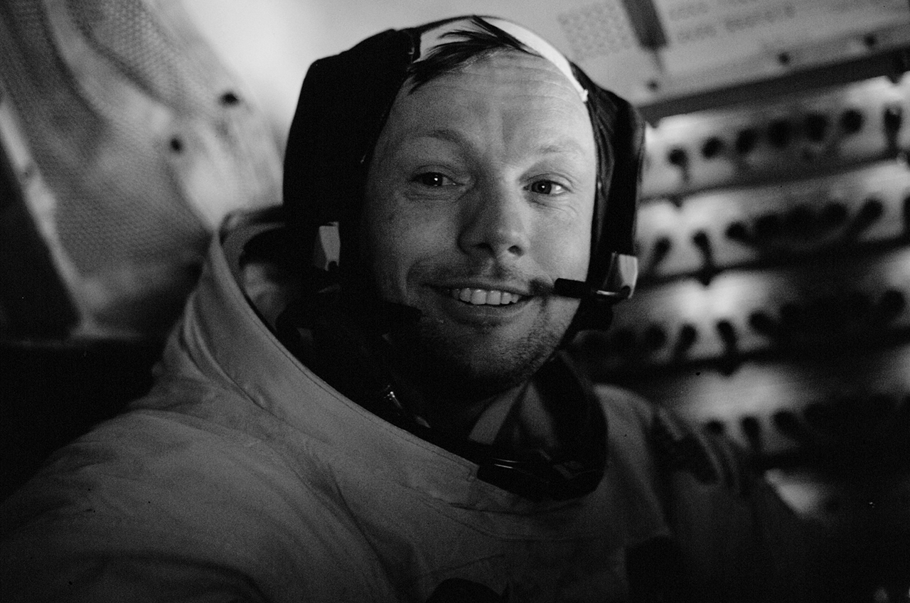 Neil Armstrong Remembered: Memorials Honor First Man to Walk on Moon